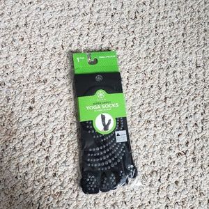 NWT super grippy Yoga socks fits both Men and wome